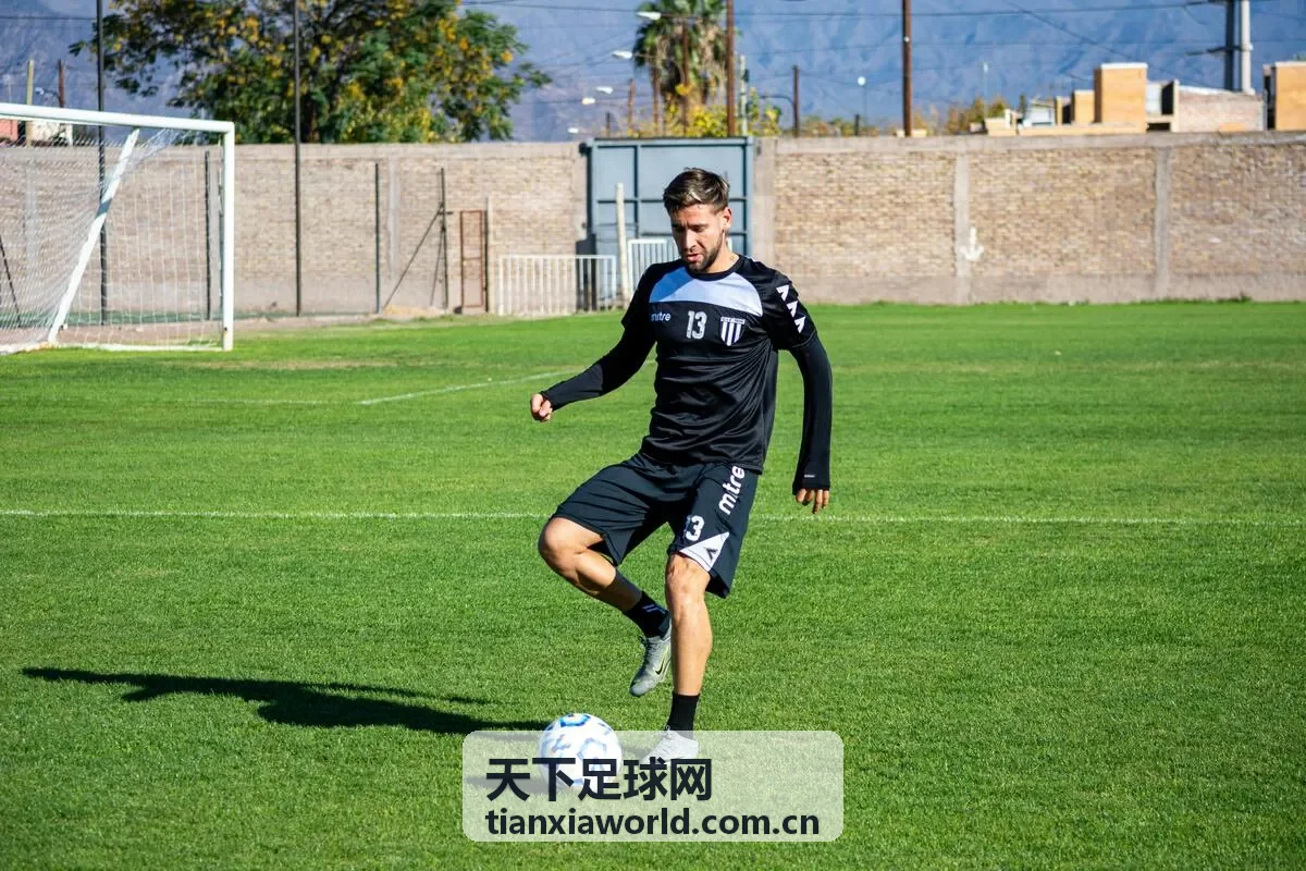 天下足球网欧冠战术复盘专题封面